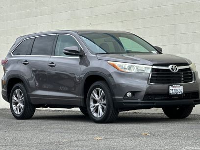 Used 2016 Toyota Highlander Plus w/ Preferred Accessory Package