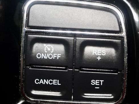 Used 2014 Chrysler 300 S image 27