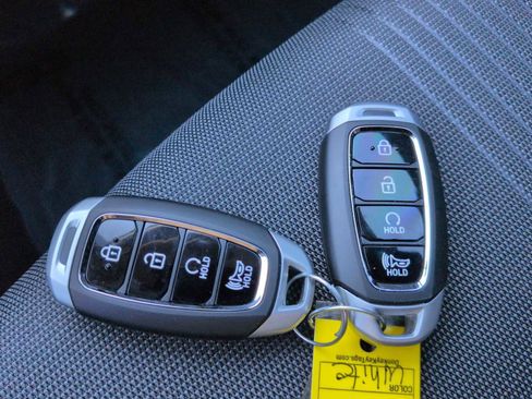 New 2025 Hyundai Venue Limited image 35