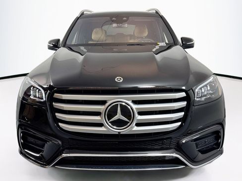 New 2025 Mercedes-Benz GLS 580 4MATIC image 2