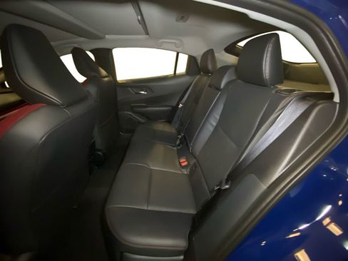 New 2025 Toyota Prius Plug-In Hybrid image 13