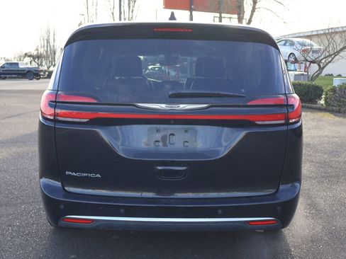 Used 2024 Chrysler Pacifica Touring-L image 5