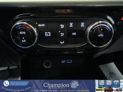 Used 2025 Chevrolet Trax LT FWD image 26