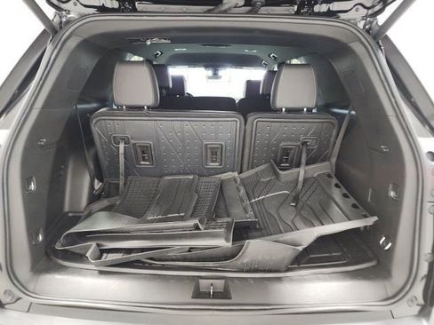 Used 2023 Chevrolet Traverse LT w/ LT Premium Package AWD/4WD image 40