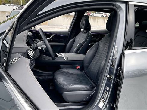 Used 2023 Mercedes-Benz EQS 580 4MATIC SUV image 7