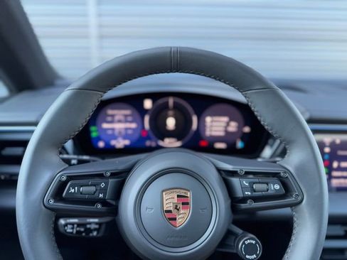 New 2025 Porsche Macan Electric image 22