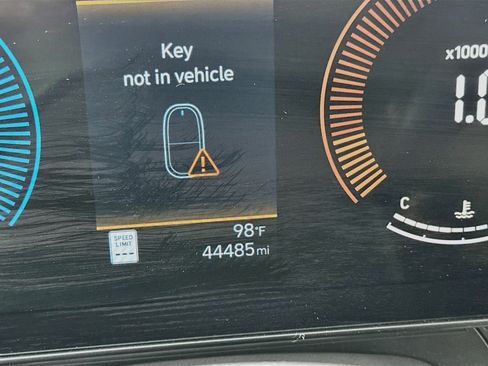 Used 2025 Hyundai Kona SEL FWD image 19