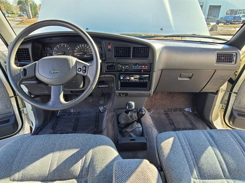 Used 1990 Toyota Pickup SR5 image 33