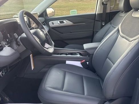 New 2026 Ford Explorer Active w/ Active Comfort Package AWD/4WD image 22