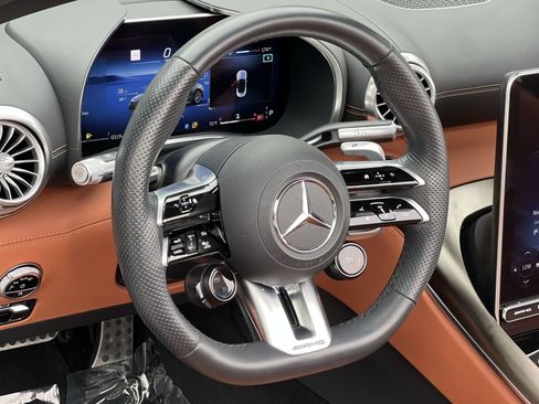 Certified 2022 Mercedes-Benz SL 55 AMG 4MATIC w/ Driver Assistance Package image 21