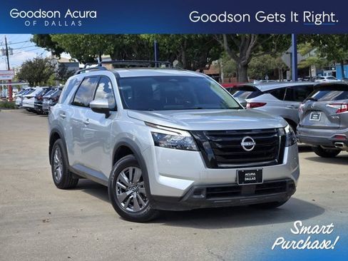 Used 2024 Nissan Pathfinder SV w/ SV Premium Package FWD image 1
