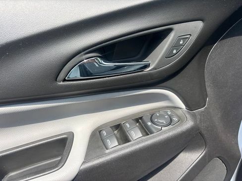 Certified 2024 Chevrolet Equinox LS w/ Driver Confidence II Package FWD image 4