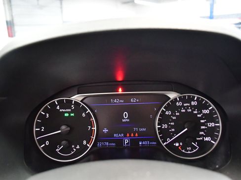 Used 2025 Nissan Altima 2.5 SV FWD image 17