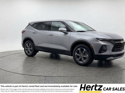 Used 2025 Chevrolet Blazer LT FWD image 1
