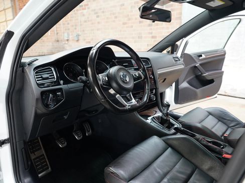 Used 2019 Volkswagen GTI SE image 39