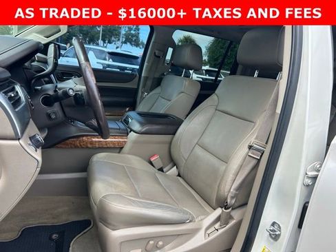 Used 2015 Chevrolet Suburban LTZ RWD image 14