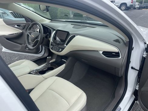 Used 2020 Chevrolet Malibu Premier FWD image 30