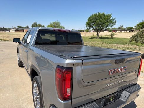 Used 2023 GMC Sierra 1500 Denali w/ Denali Reserve Package AWD/4WD image 7