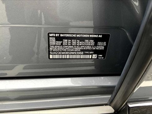 Used 2025 BMW X7 xDrive40i w/ Executive Package image 71