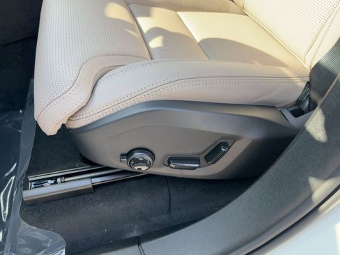 New 2026 Volvo XC90 B6 Ultra w/ Protection Package image 12