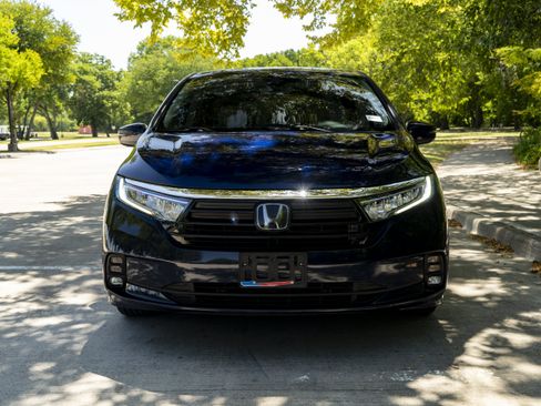 Used 2024 Honda Odyssey EX-L image 3