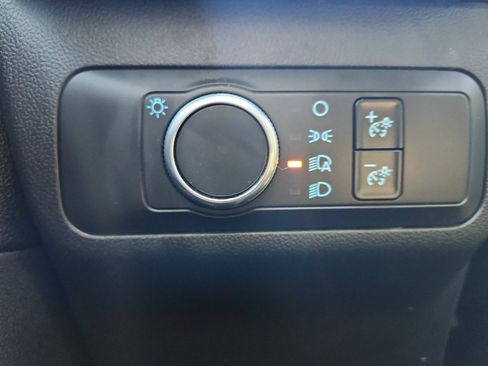 Used 2021 Ford Escape SE w/ SE Sport Appearance Package image 16