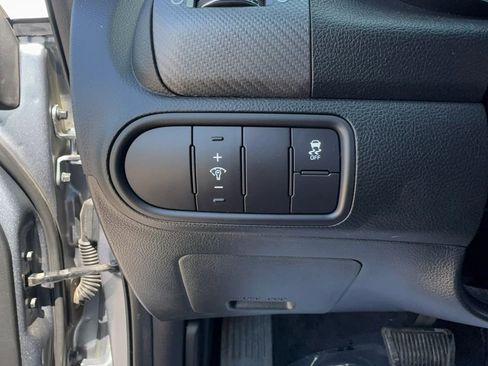 Used 2017 Kia Forte S FWD image 11