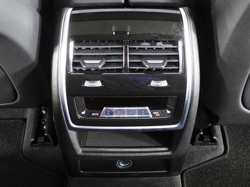Used 2021 BMW X5 xDrive40i w/ Convenience Package AWD/4WD image 24