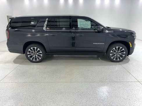 New 2026 Chevrolet Suburban High Country image 5