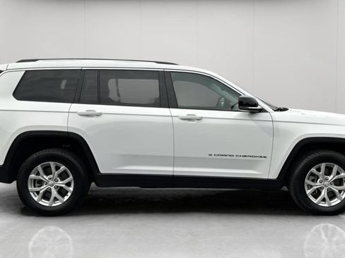 Used 2024 Jeep Grand Cherokee L Limited image 3