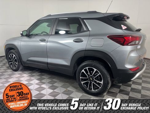 Certified 2025 Chevrolet TrailBlazer LT w/ Driver Confidence Package image 9