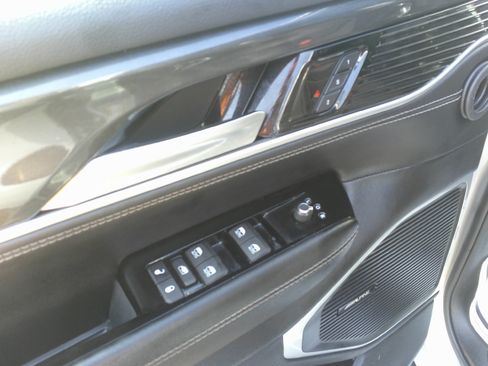 Used 2023 Jeep Wagoneer 4WD image 15