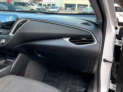 Used 2024 Chevrolet Malibu LT image 18