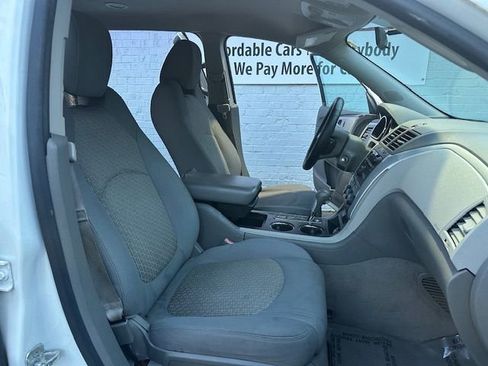 Used 2011 Chevrolet Traverse LT image 11