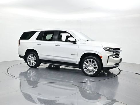 Used 2023 Chevrolet Tahoe High Country AWD/4WD image 3