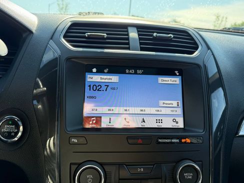 Used 2019 Ford Explorer XLT w/ Equipment Group 202A FWD image 15
