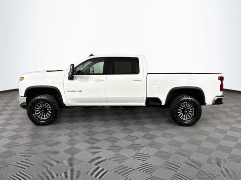 Used 2022 Chevrolet Silverado 2500 LT w/ Fleet Comfort Package AWD/4WD image 4