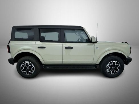 New 2026 Ford Bronco Outer Banks image 4