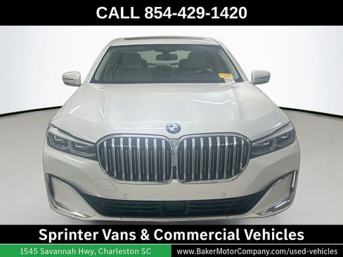 Used 2021 BMW 740i w/ Premium Package RWD image 6