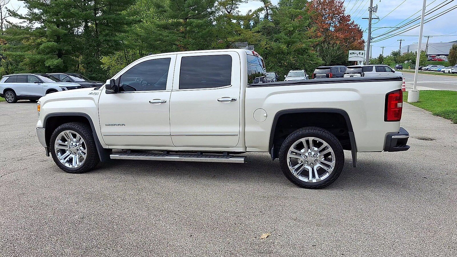Used 2014 GMC Sierra 1500 SLT w/ Suspension Package, Off-Road AWD/4WD image 6