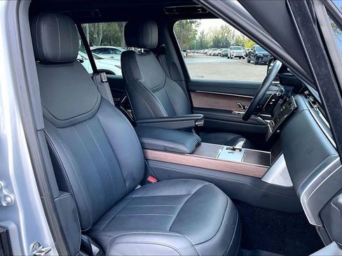 Used 2025 Land Rover Range Rover SE AWD/4WD image 15