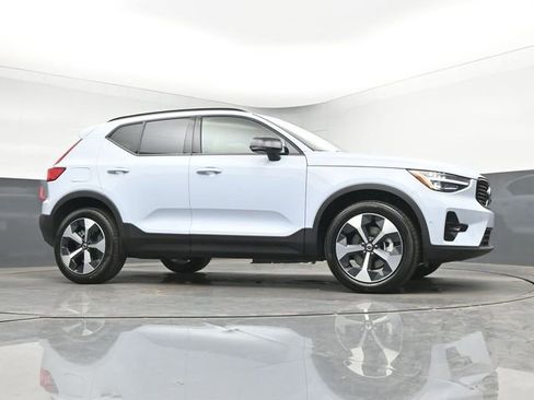 New 2026 Volvo XC40 B5 Plus w/ Protection Package Premier AWD/4WD image 36