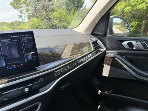 Used 2023 BMW X7 xDrive40i w/ Premium Package image 17