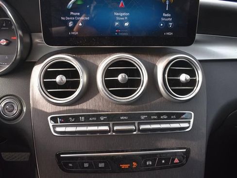 Used 2020 Mercedes-Benz GLC 300 4MATIC image 17