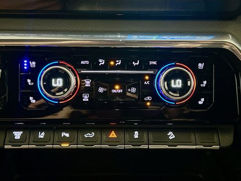 Used 2025 GMC Sierra 2500 Denali w/ Denali Reserve Package image 12