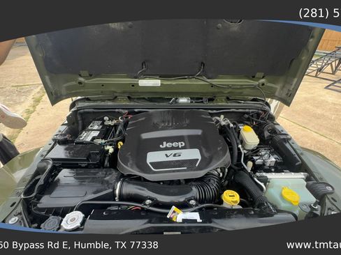 Used 2016 Jeep Wrangler Unlimited Sahara AWD/4WD image 16