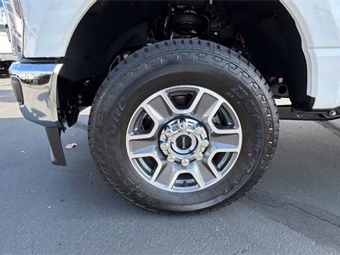 New 2026 Ford F350 Lariat w/ FX4 Off-Road Package image 10