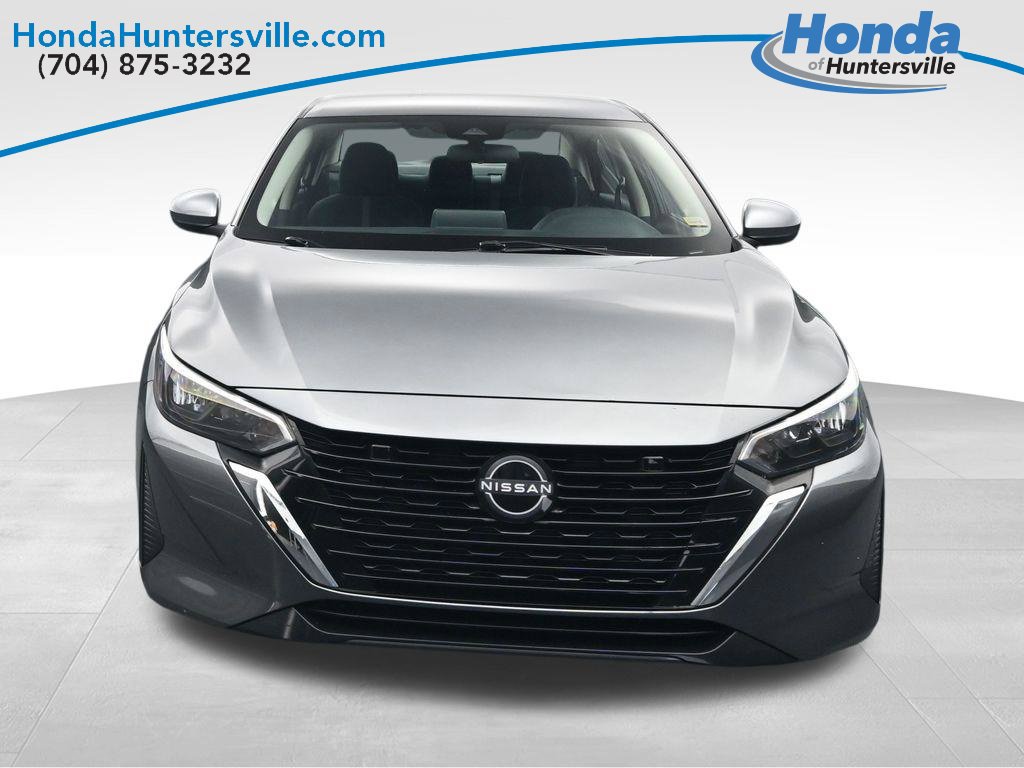 Used 2025 Nissan Sentra SV FWD image 2