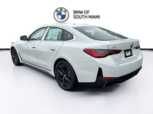 New 2026 BMW i4 xDrive40i image 4