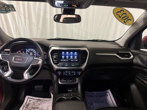 Used 2023 GMC Acadia SLT w/ Technology Package image 2